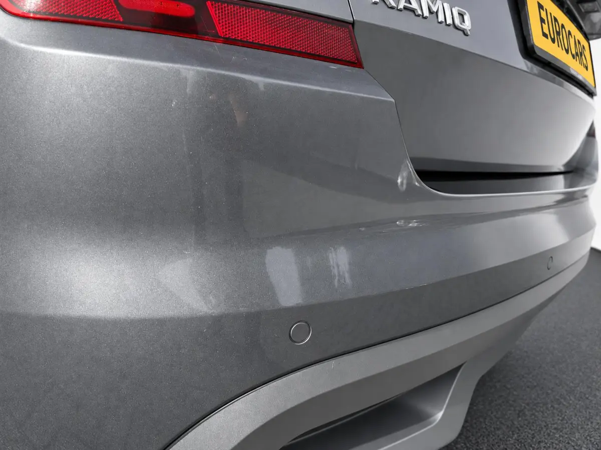 1.0 TSI 110pk DSG Ambition Navigatie Apple CarPlay Android Auto Parkeerhulp achter Adaptive Cruise Control Stoelverwarming Airco Lichtmetalen velgen