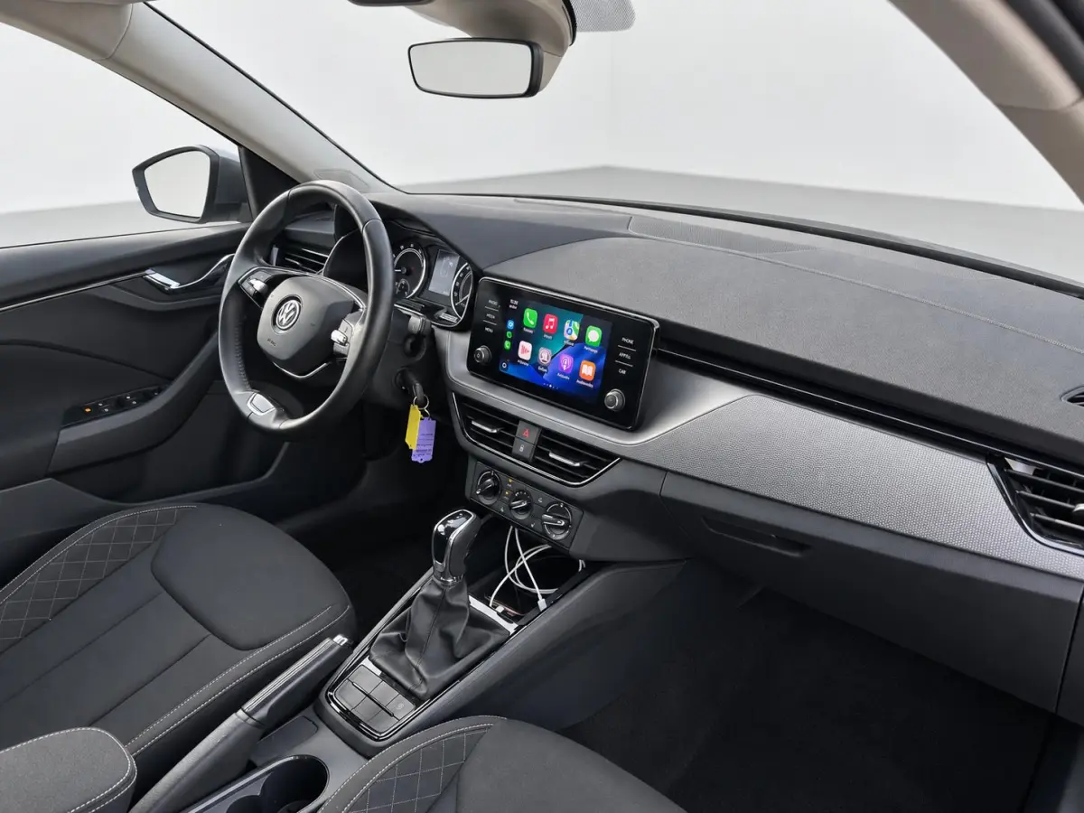 1.0 TSI 110pk DSG Ambition Navigatie Apple CarPlay Android Auto Parkeerhulp achter Adaptive Cruise Control Stoelverwarming Airco Lichtmetalen velgen