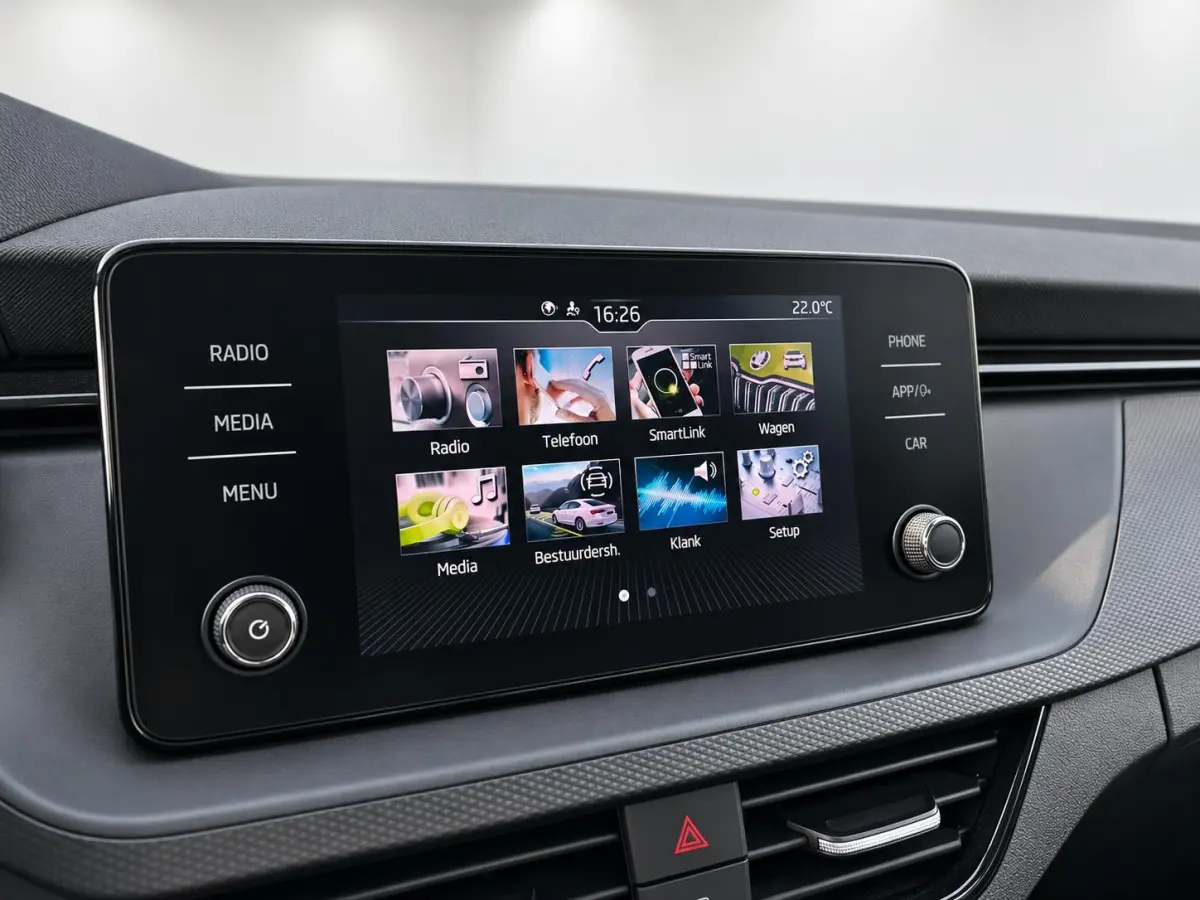 1.0 TSI 110pk DSG Ambition Navigatie Apple CarPlay Android Auto Parkeerhulp achter Adaptive Cruise Control Stoelverwarming Airco Lichtmetalen velgen