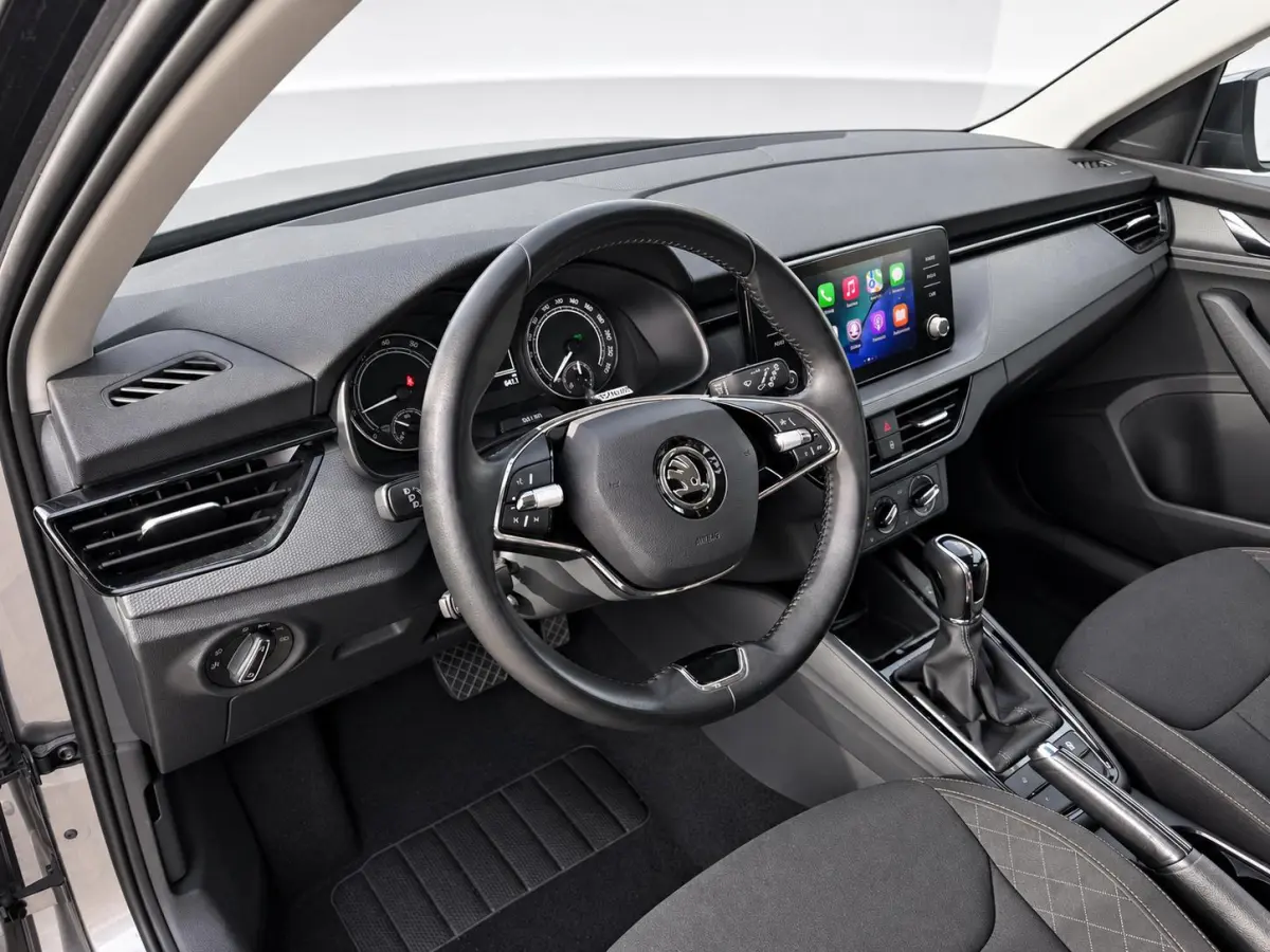1.0 TSI 110pk DSG Ambition Navigatie Apple CarPlay Android Auto Parkeerhulp achter Adaptive Cruise Control Stoelverwarming Airco Lichtmetalen velgen