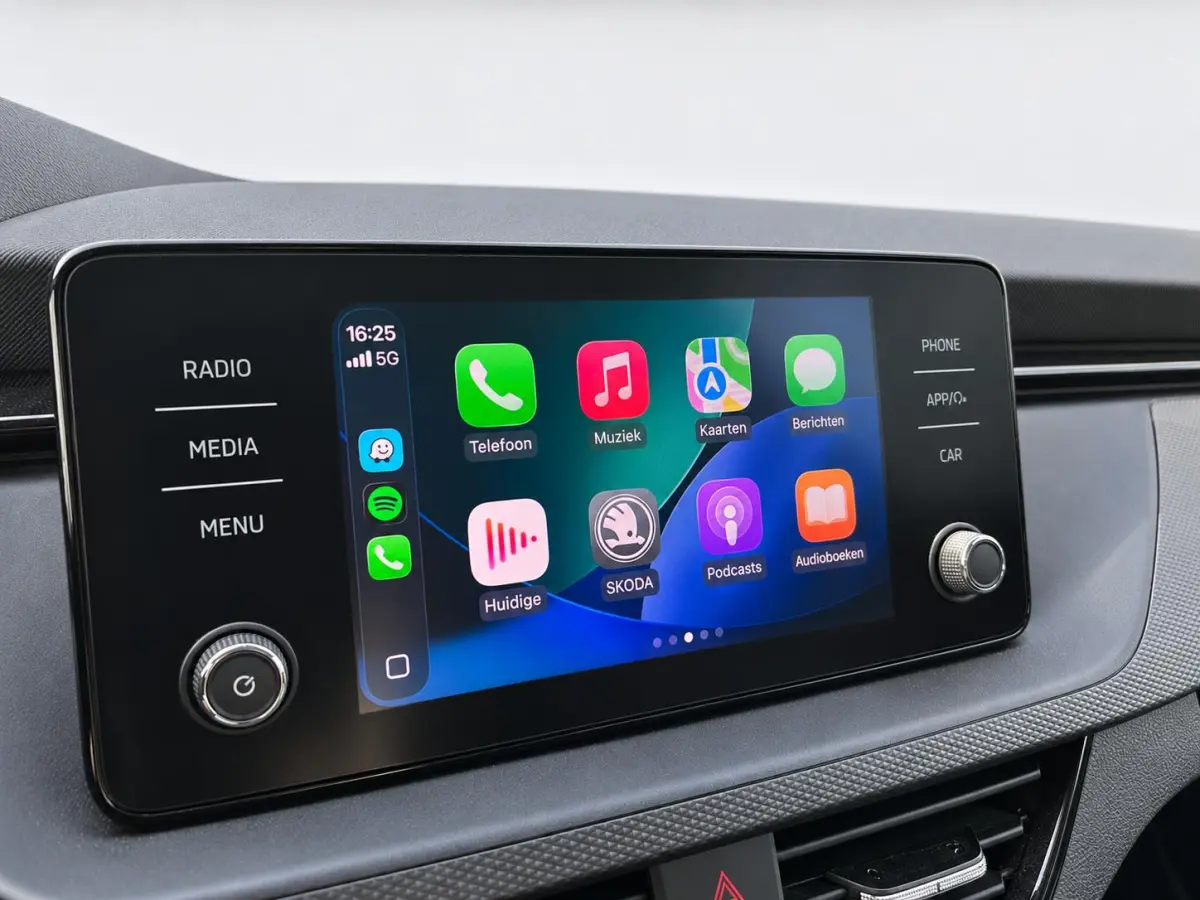 1.0 TSI 110pk DSG Ambition Navigatie Apple CarPlay Android Auto Parkeerhulp achter Adaptive Cruise Control Stoelverwarming Airco Lichtmetalen velgen