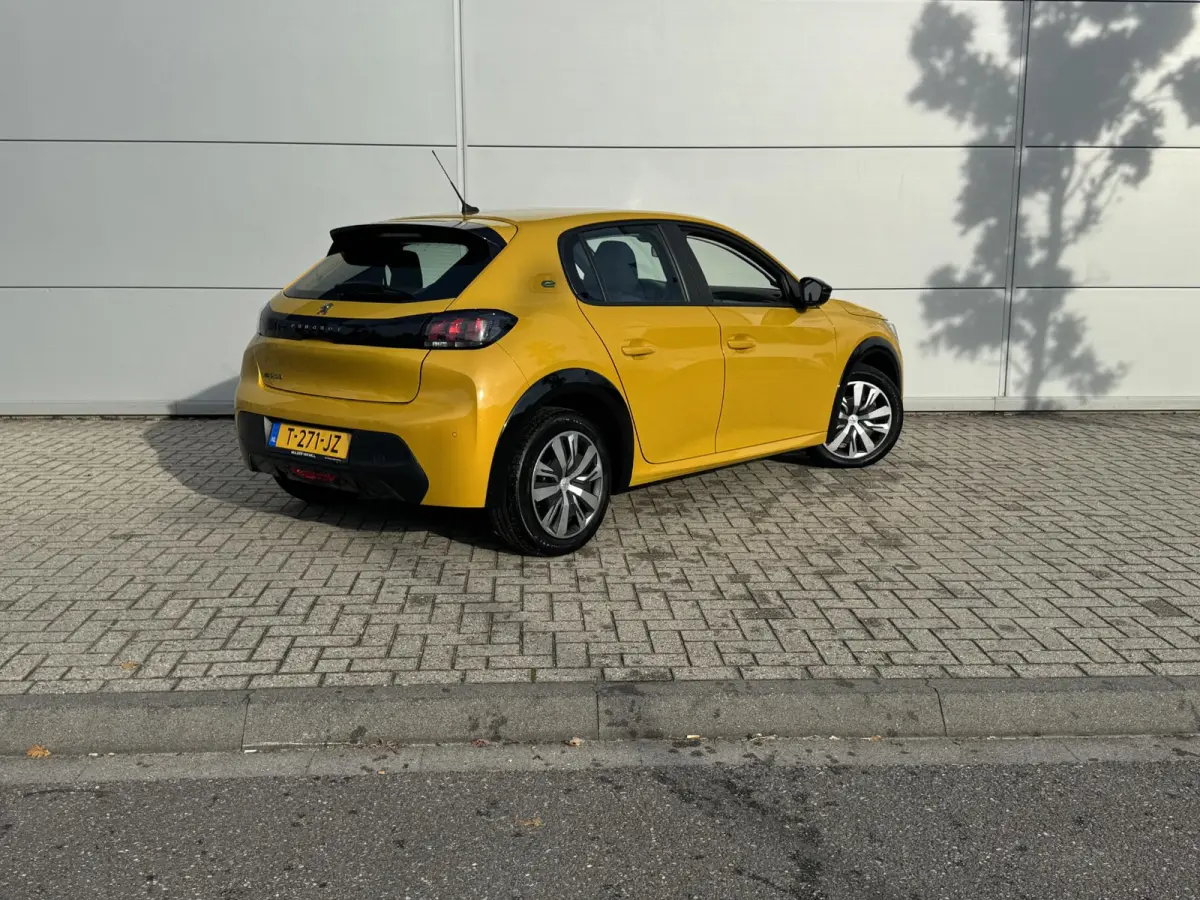 EV Active Pack 50 kWh | Parkeerhulp | Cruise Control | Lage km stand | Apple CarPlay/Android Auto