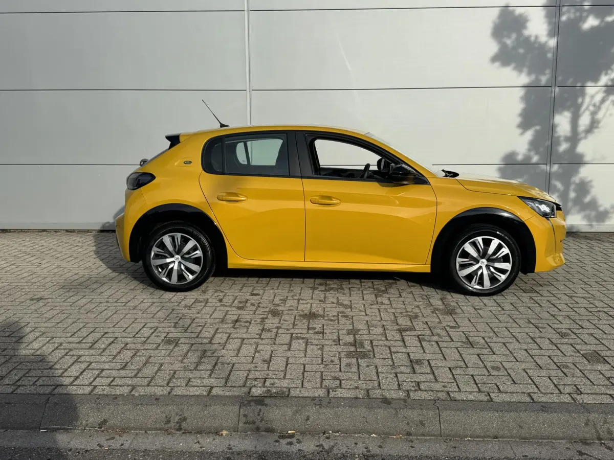 EV Active Pack 50 kWh | Parkeerhulp | Cruise Control | Lage km stand | Apple CarPlay/Android Auto