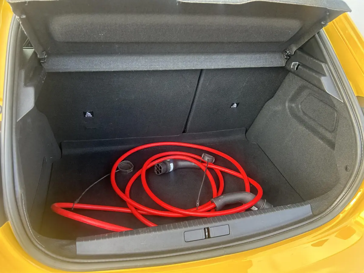 EV Active Pack 50 kWh | Lage KM stand | Cruise Control | Parkeerhulp | Apple CarPlay/Android Auto