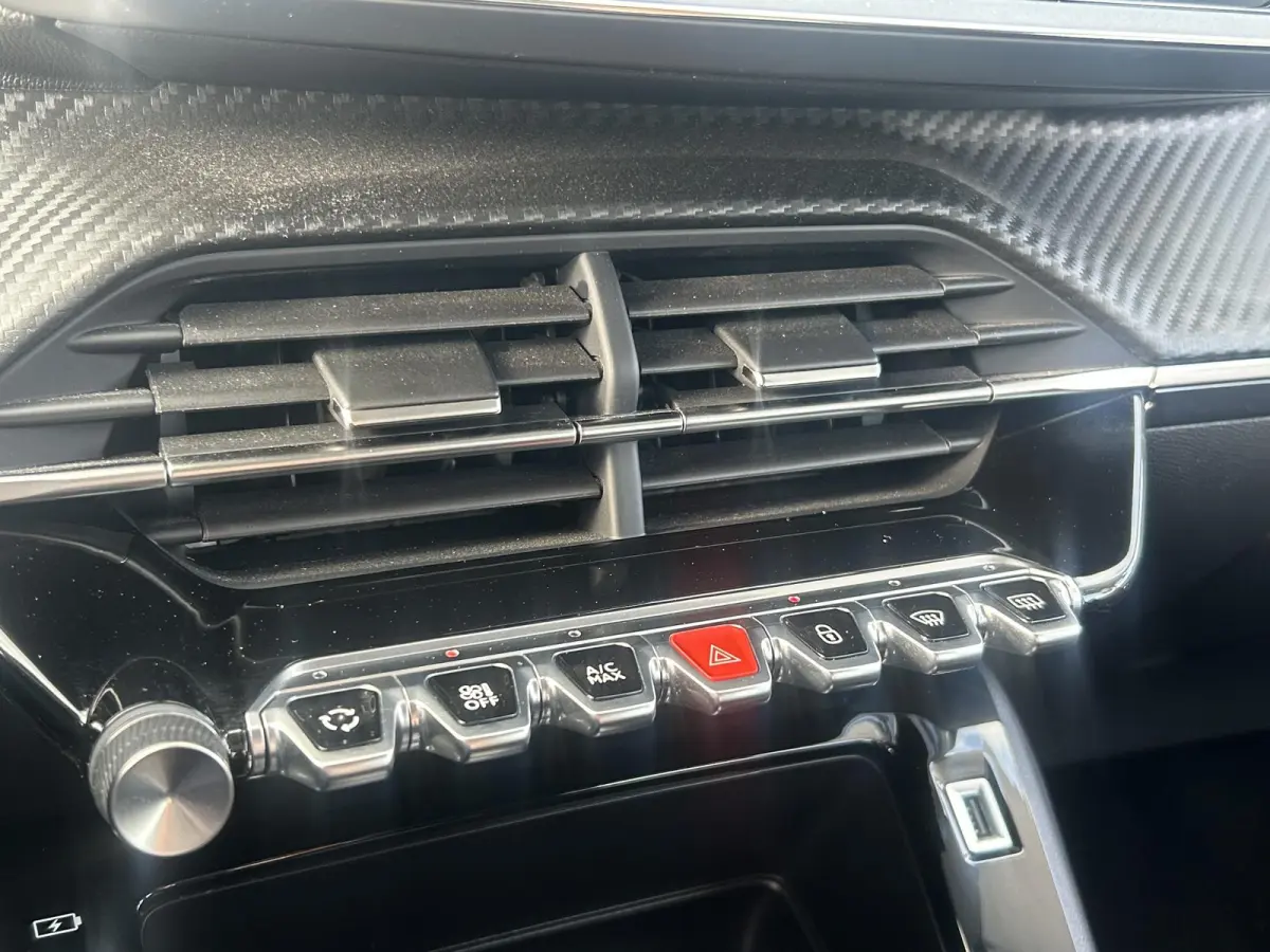 EV Active Pack 50 kWh | Lage KM stand | Cruise Control | Parkeerhulp | Apple CarPlay/Android Auto
