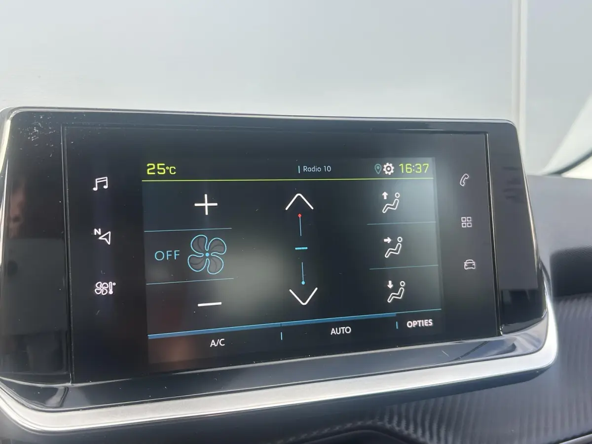 EV Active Pack 50 kWh | Lage KM stand | Cruise Control | Parkeerhulp | Apple CarPlay/Android Auto