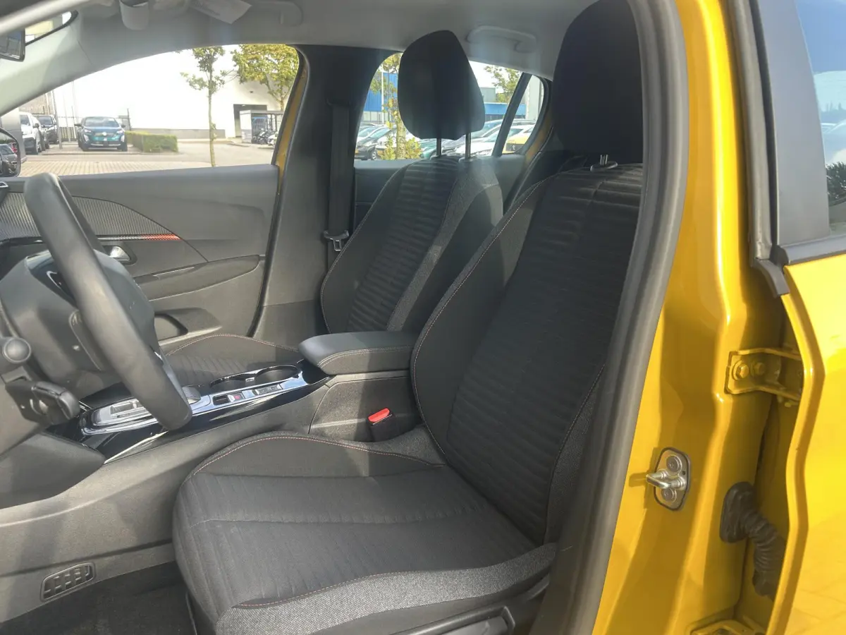 EV Active Pack 50 kWh | Lage KM stand | Cruise Control | Parkeerhulp | Apple CarPlay/Android Auto