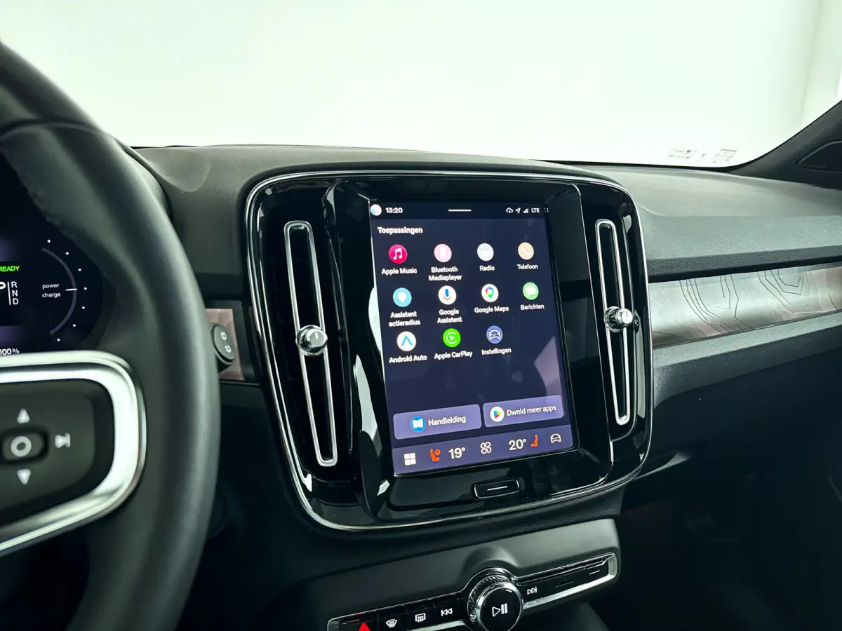 P8 AWD Ultimate | Panoramadak | 360° camera | Harman Kardon | Stoel- en stuurverwarming | Trekhaak