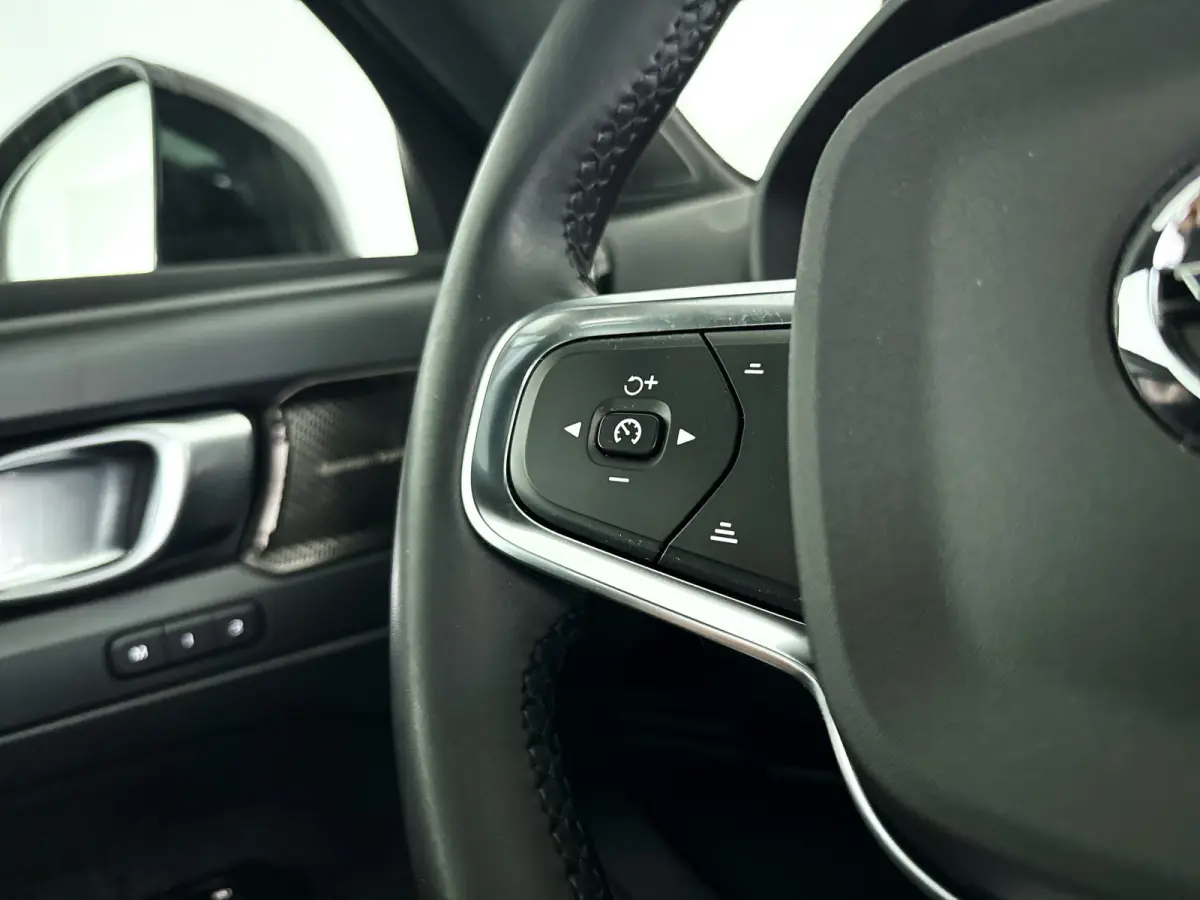 P8 AWD Ultimate | Panoramadak | 360° camera | Harman Kardon | Stoel- en stuurverwarming | Trekhaak