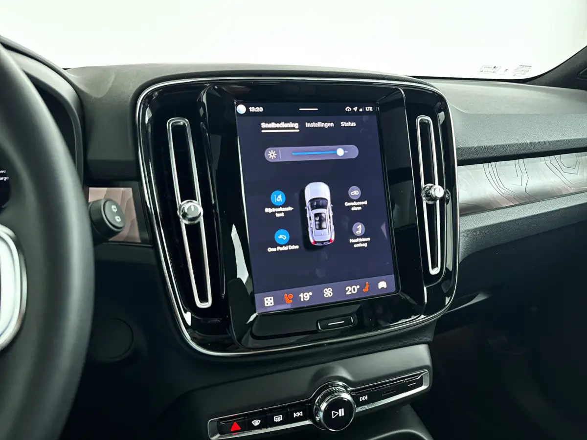 P8 AWD Ultimate | Panoramadak | 360° camera | Harman Kardon | Stoel- en stuurverwarming | Trekhaak