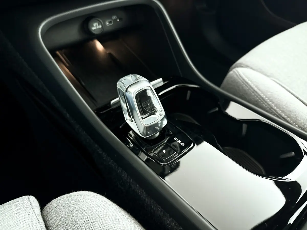 P8 AWD Ultimate | Panoramadak | 360° camera | Harman Kardon | Stoel- en stuurverwarming | Trekhaak