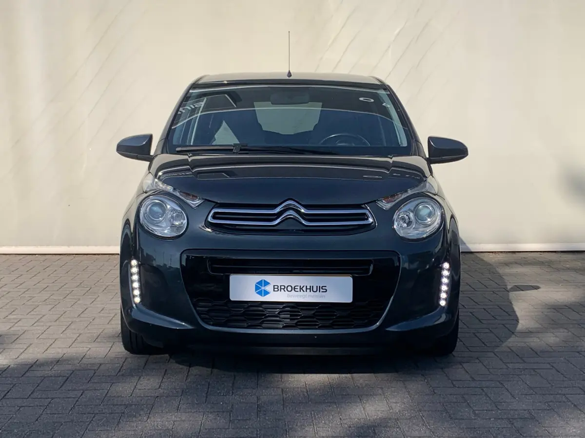 1.0 VTi Shine Airco | AppleCarPlay/Android Auto | LMV 15" |
