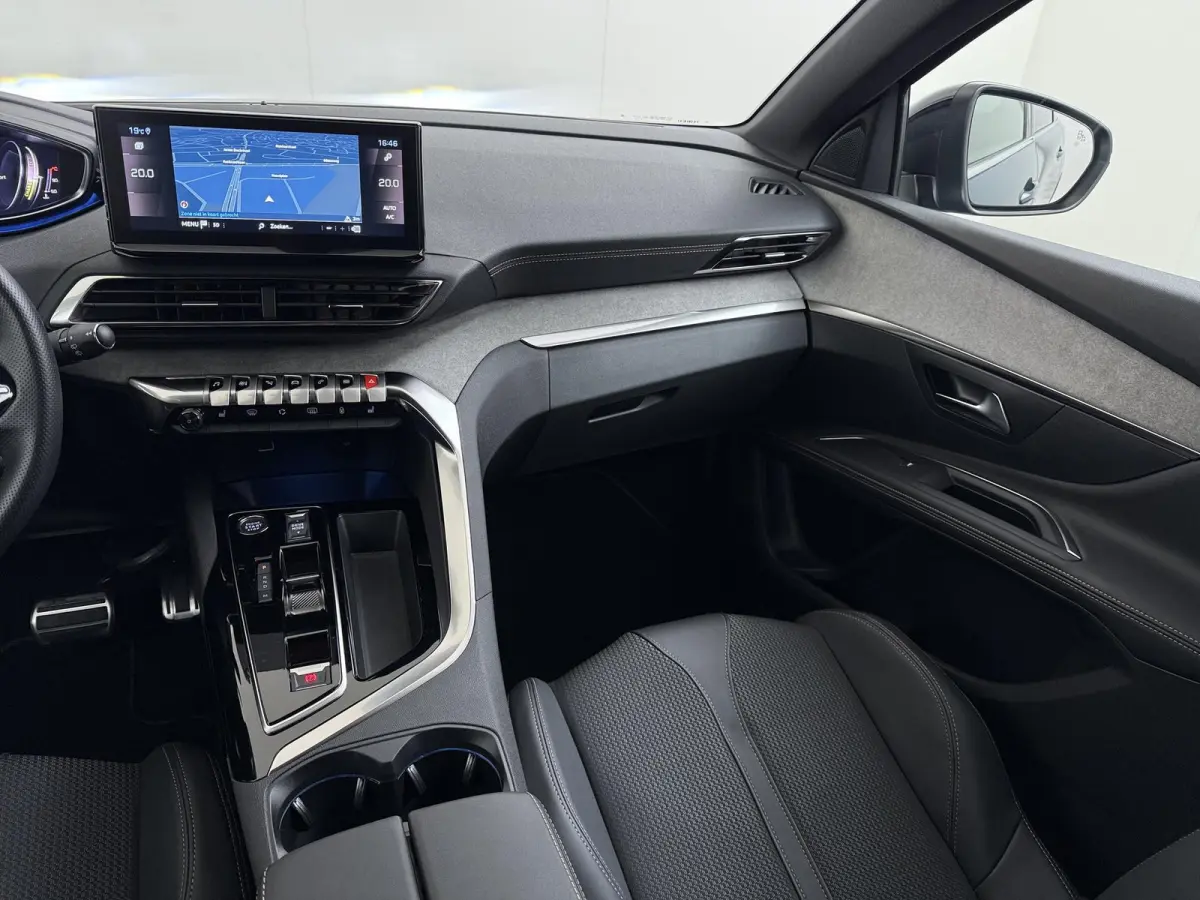 1.2 GT HYBRID 136 7 PERSOONS| ADAPTIVE CRUISE CONTROL| 12.000KM! | STOELVERWARMING| RIJKLAARPRIJS INCL. 12 MND BOVAG GARANTIE|