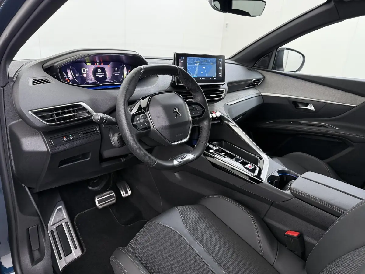 1.2 GT HYBRID 136 7 PERSOONS| ADAPTIVE CRUISE CONTROL| 12.000KM! | STOELVERWARMING| RIJKLAARPRIJS INCL. 12 MND BOVAG GARANTIE|