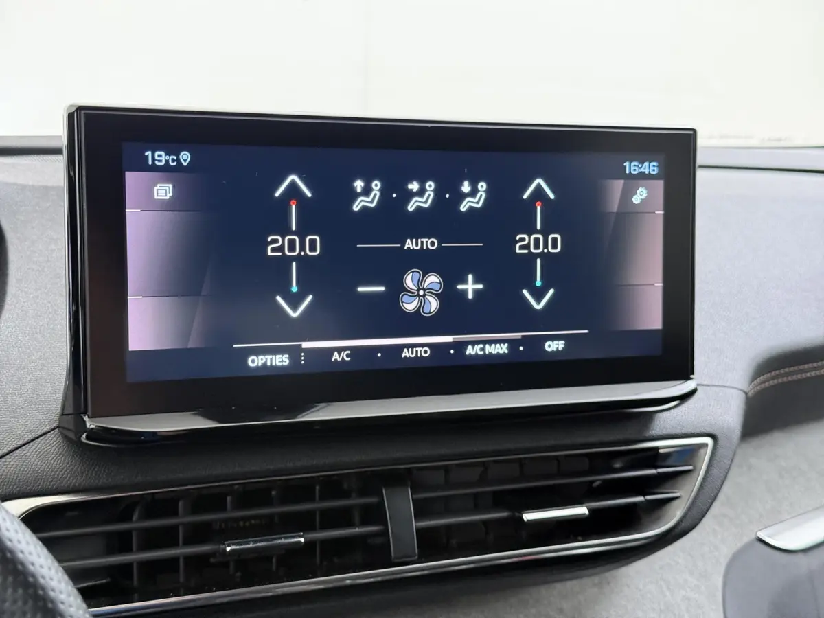 1.2 GT HYBRID 136 7 PERSOONS| ADAPTIVE CRUISE CONTROL| 12.000KM! | STOELVERWARMING| RIJKLAARPRIJS INCL. 12 MND BOVAG GARANTIE|