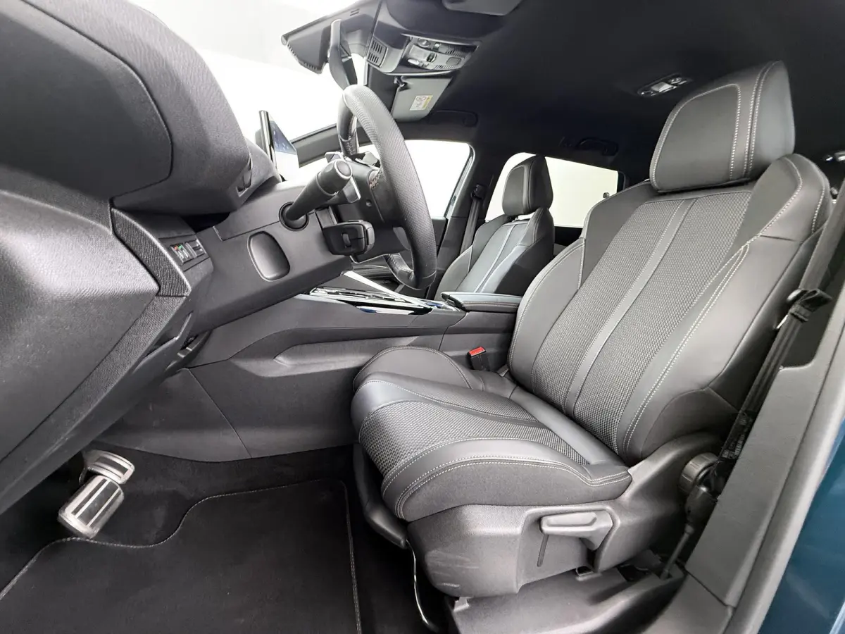 1.2 GT HYBRID 136 7 PERSOONS| ADAPTIVE CRUISE CONTROL| 12.000KM! | STOELVERWARMING| RIJKLAARPRIJS INCL. 12 MND BOVAG GARANTIE|
