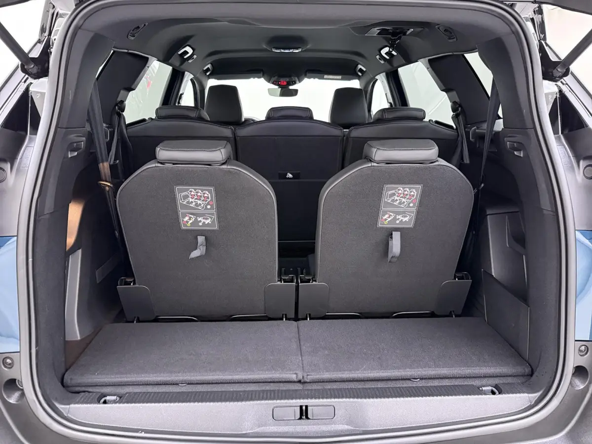 1.2 GT HYBRID 136 7 PERSOONS| ADAPTIVE CRUISE CONTROL| 12.000KM! | STOELVERWARMING| RIJKLAARPRIJS INCL. 12 MND BOVAG GARANTIE|