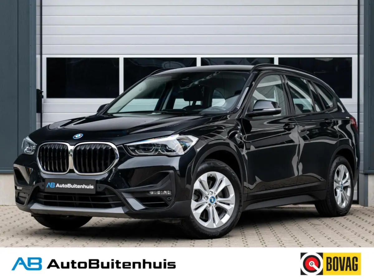 xDrive25e High Executive|1e EIGENAAR|STOELVERW.|AFN. TREKHAAK|HEAD-UP|ELEK. KLEP|CAMERA|LEDER