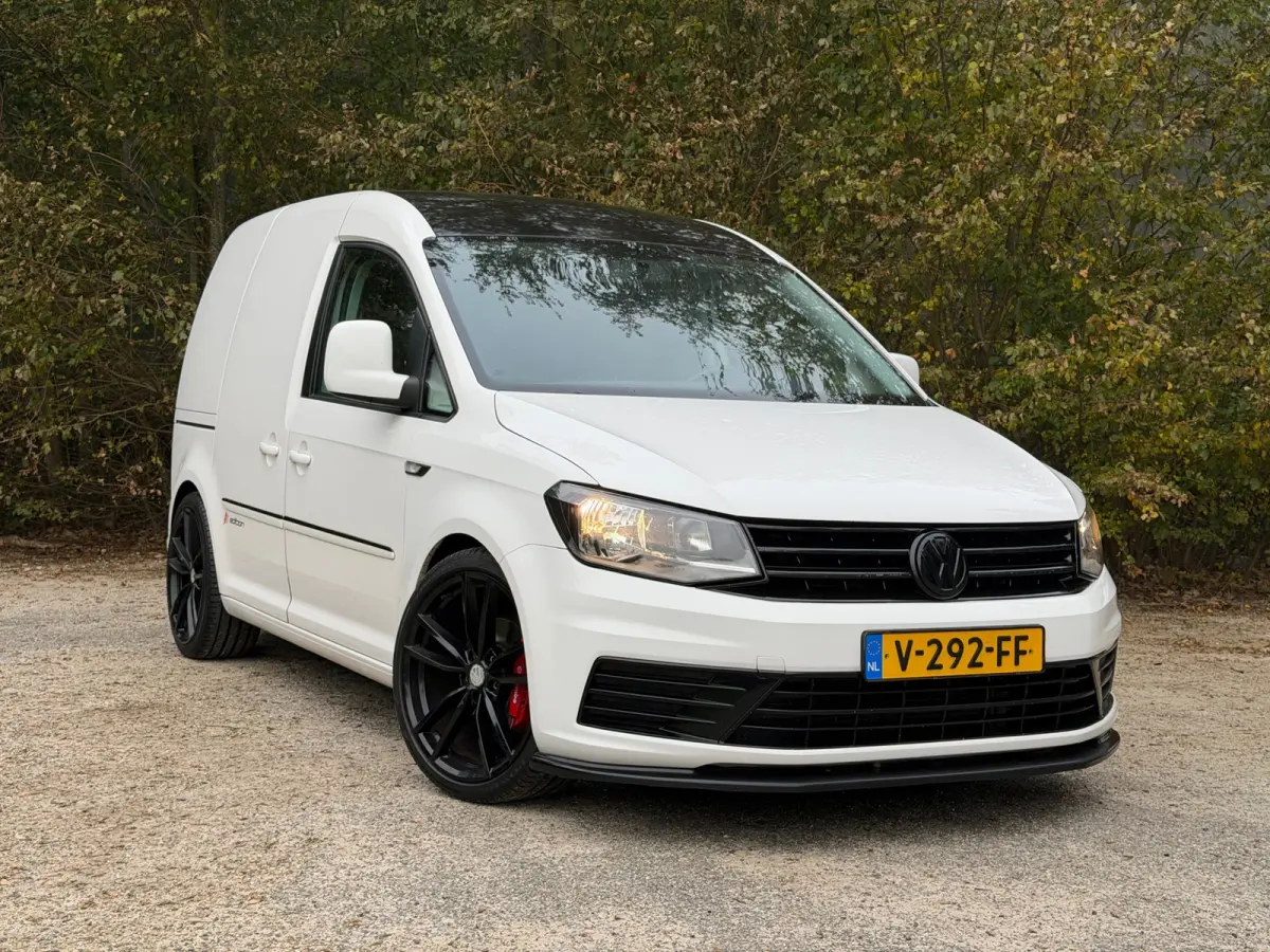 2.0 TDI JB Edition | RS-Leder (Honeycomb) | 19" Lichtmetaal | CarPlay | Trekhaak |