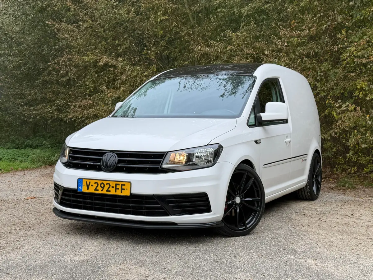 2.0 TDI JB Edition | RS-Leder (Honeycomb) | 19" Lichtmetaal | CarPlay | Trekhaak |
