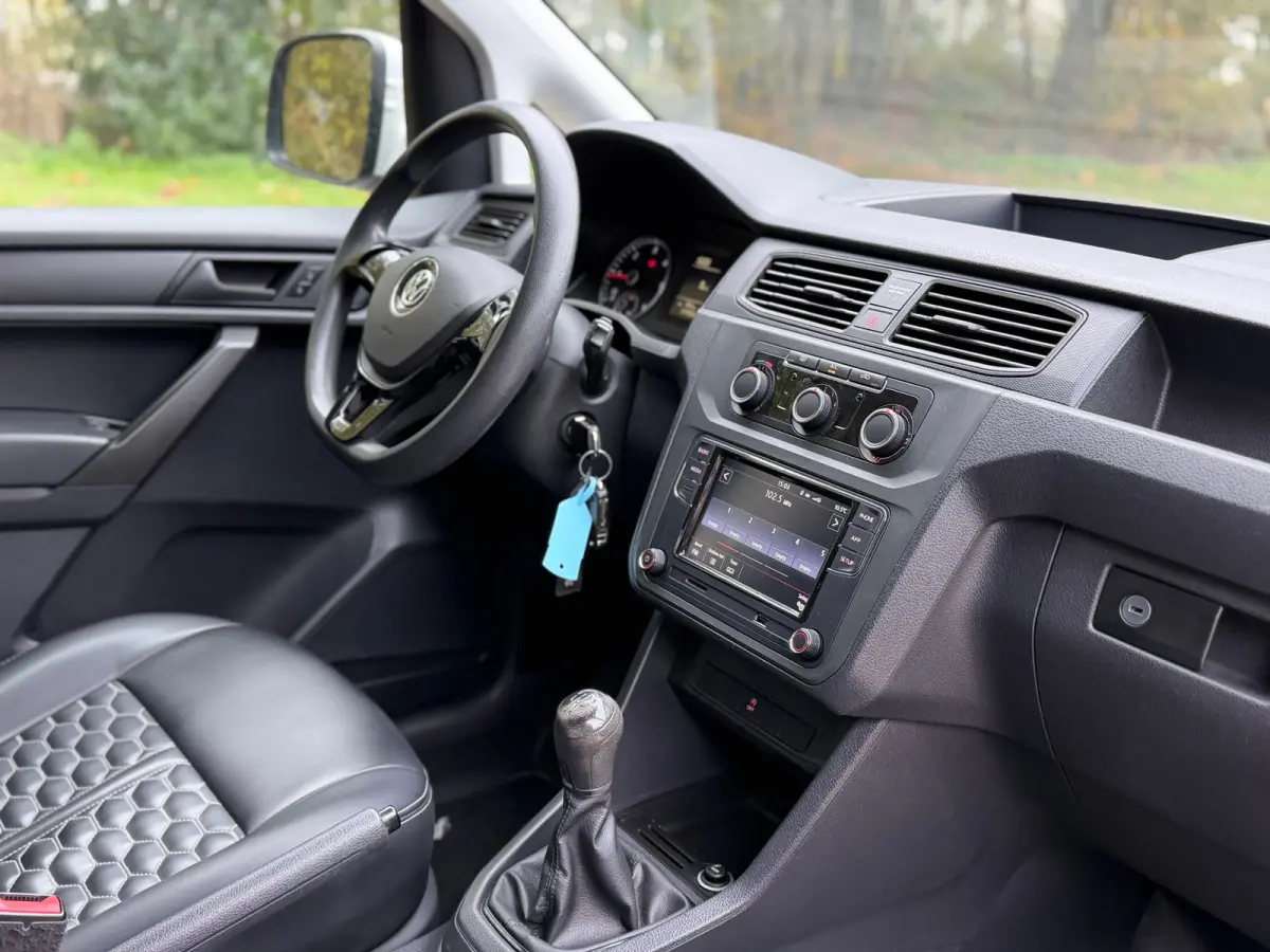 2.0 TDI JB Edition | RS-Leder (Honeycomb) | 19" Lichtmetaal | CarPlay | Trekhaak |