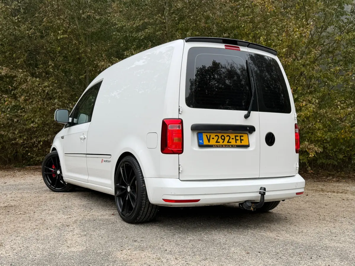 2.0 TDI JB Edition | RS-Leder (Honeycomb) | 19" Lichtmetaal | CarPlay | Trekhaak |