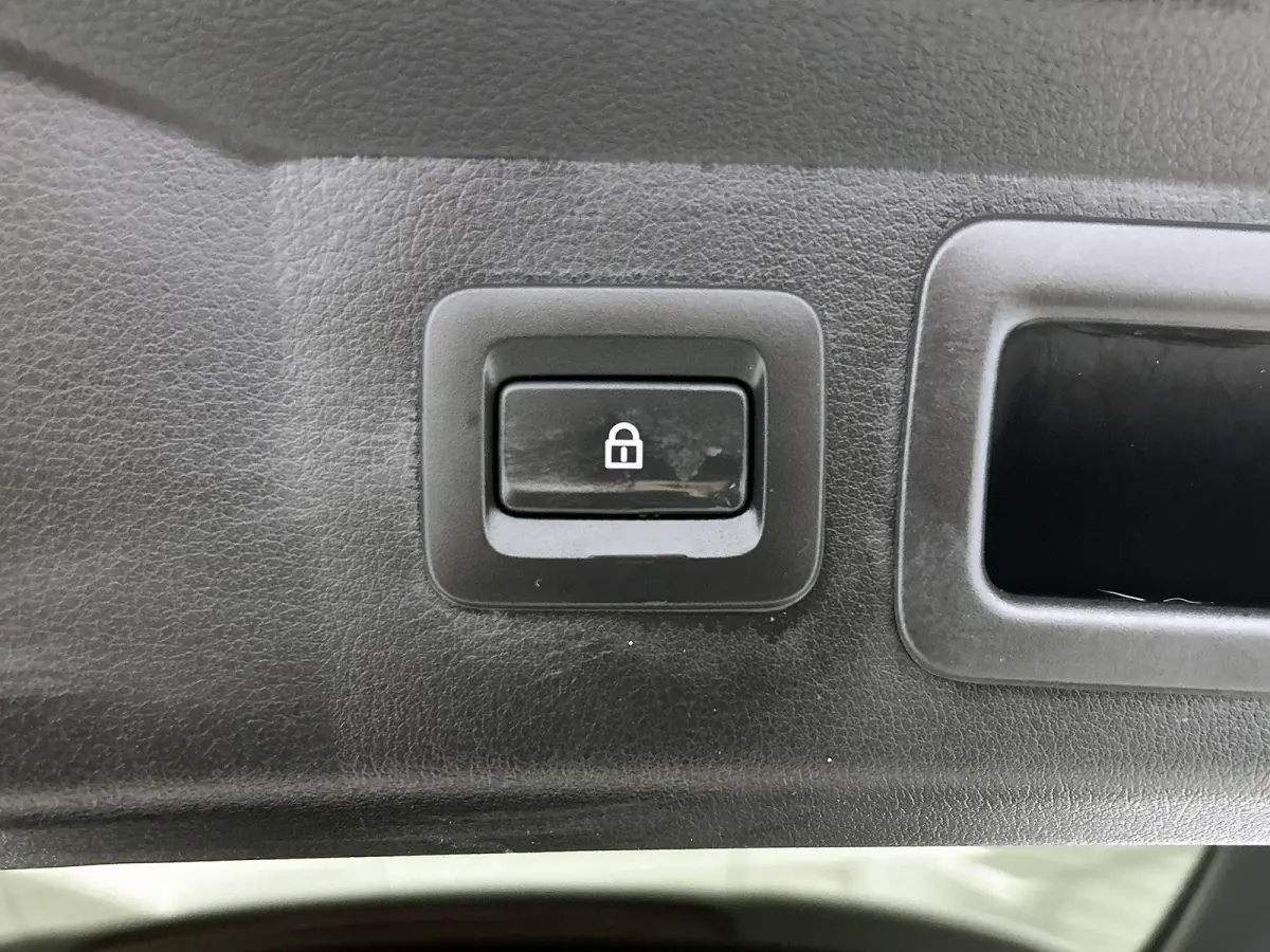 2.5 e-SkyActiv PHEV Homura | CAMERA | NAVIGATIE | STOEL-STUURWIELVERWARMING | HEAD-UP