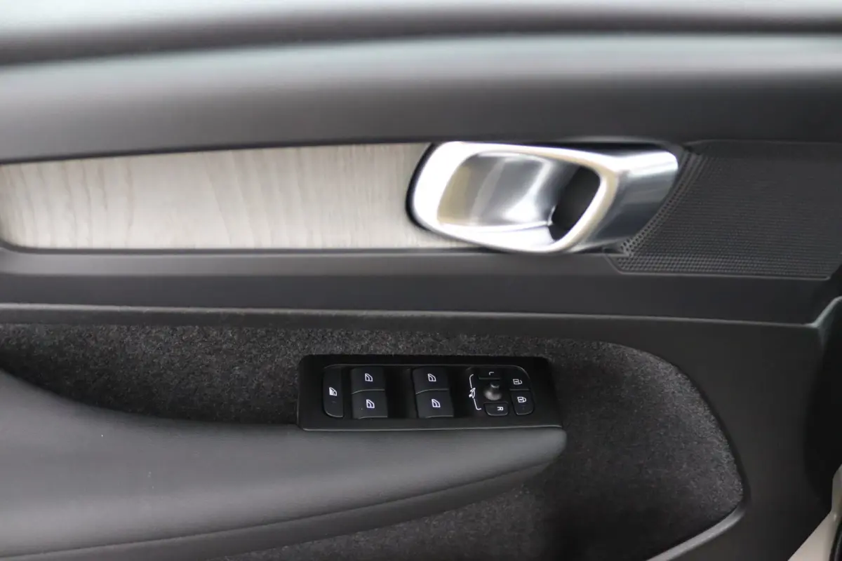 T4 Inscription | Trekhaak | Leder | Adaptive Cruise | SOH 88% | Stoel/Stuurverwarming | LED | 19 Inch | Camera | CarPlay/Android Auto