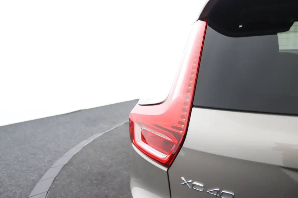 T4 Inscription | Trekhaak | Leder | Adaptive Cruise | SOH 88% | Stoel/Stuurverwarming | LED | 19 Inch | Camera | CarPlay/Android Auto