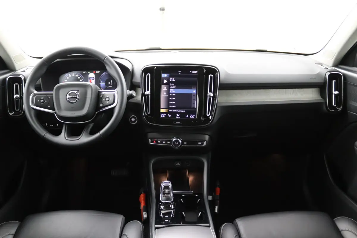 T4 Inscription | Trekhaak | Leder | Adaptive Cruise | SOH 88% | Stoel/Stuurverwarming | LED | 19 Inch | Camera | CarPlay/Android Auto