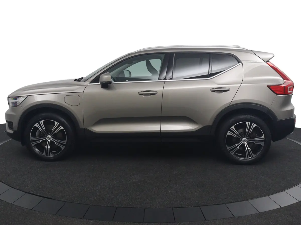 T4 Inscription | Trekhaak | Leder | Adaptive Cruise | SOH 88% | Stoel/Stuurverwarming | LED | 19 Inch | Camera | CarPlay/Android Auto