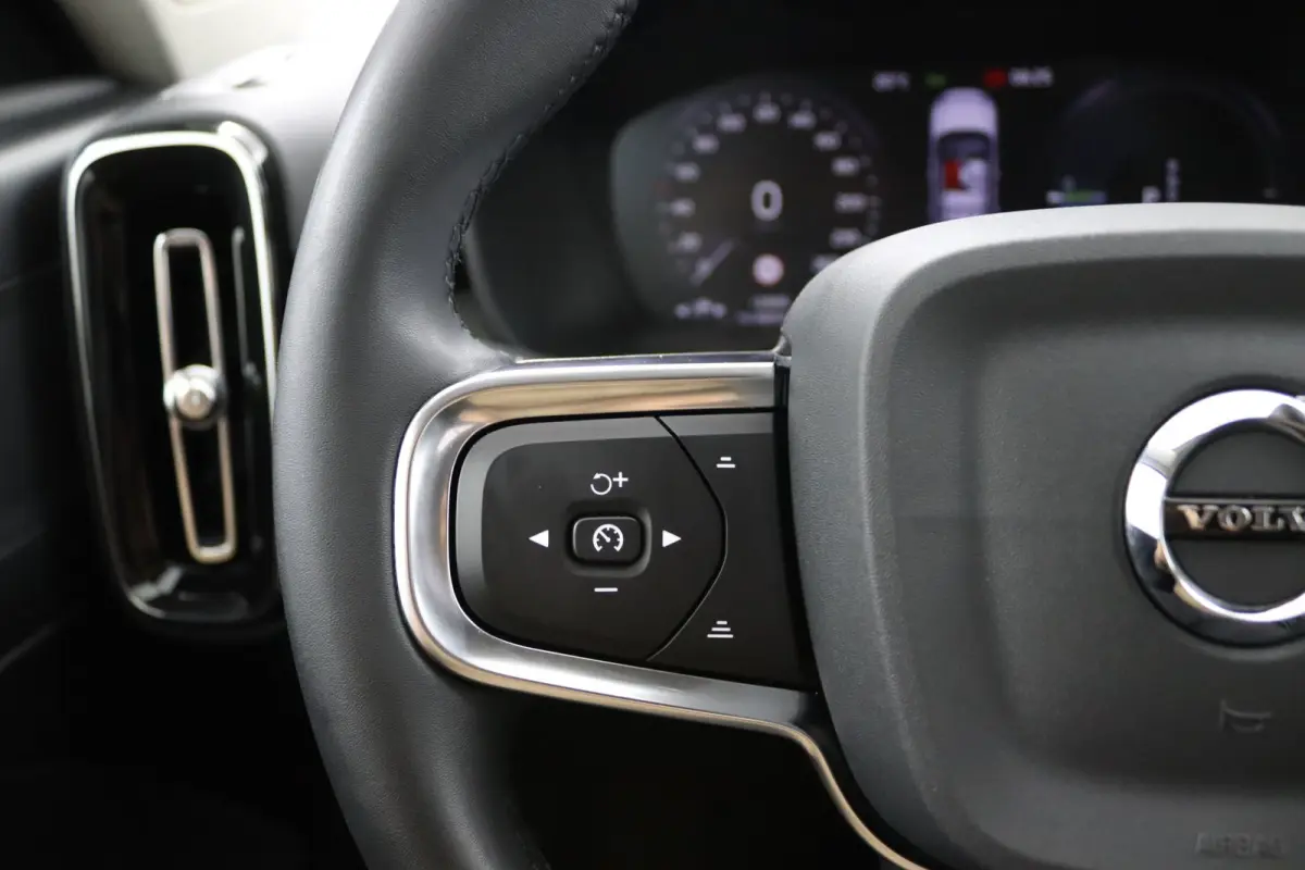 T4 Inscription | Trekhaak | Leder | Adaptive Cruise | SOH 88% | Stoel/Stuurverwarming | LED | 19 Inch | Camera | CarPlay/Android Auto