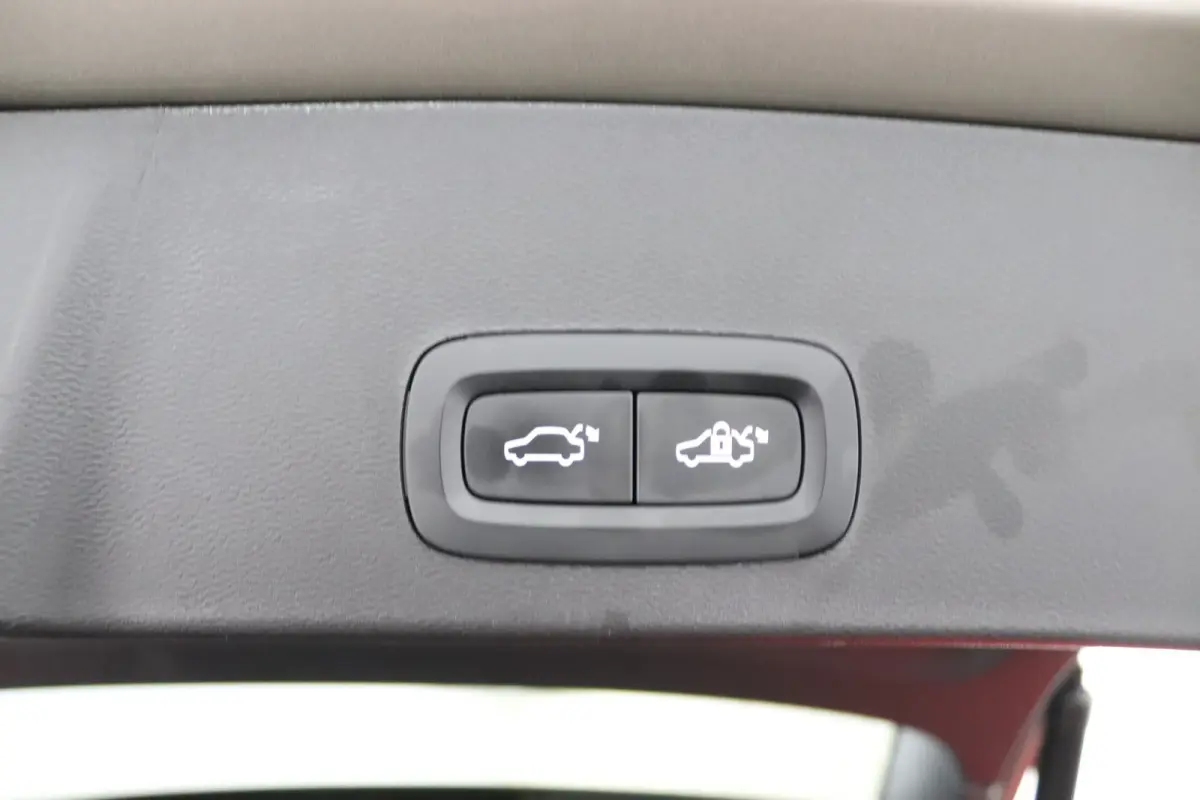 T4 Inscription | Trekhaak | Leder | Adaptive Cruise | SOH 88% | Stoel/Stuurverwarming | LED | 19 Inch | Camera | CarPlay/Android Auto