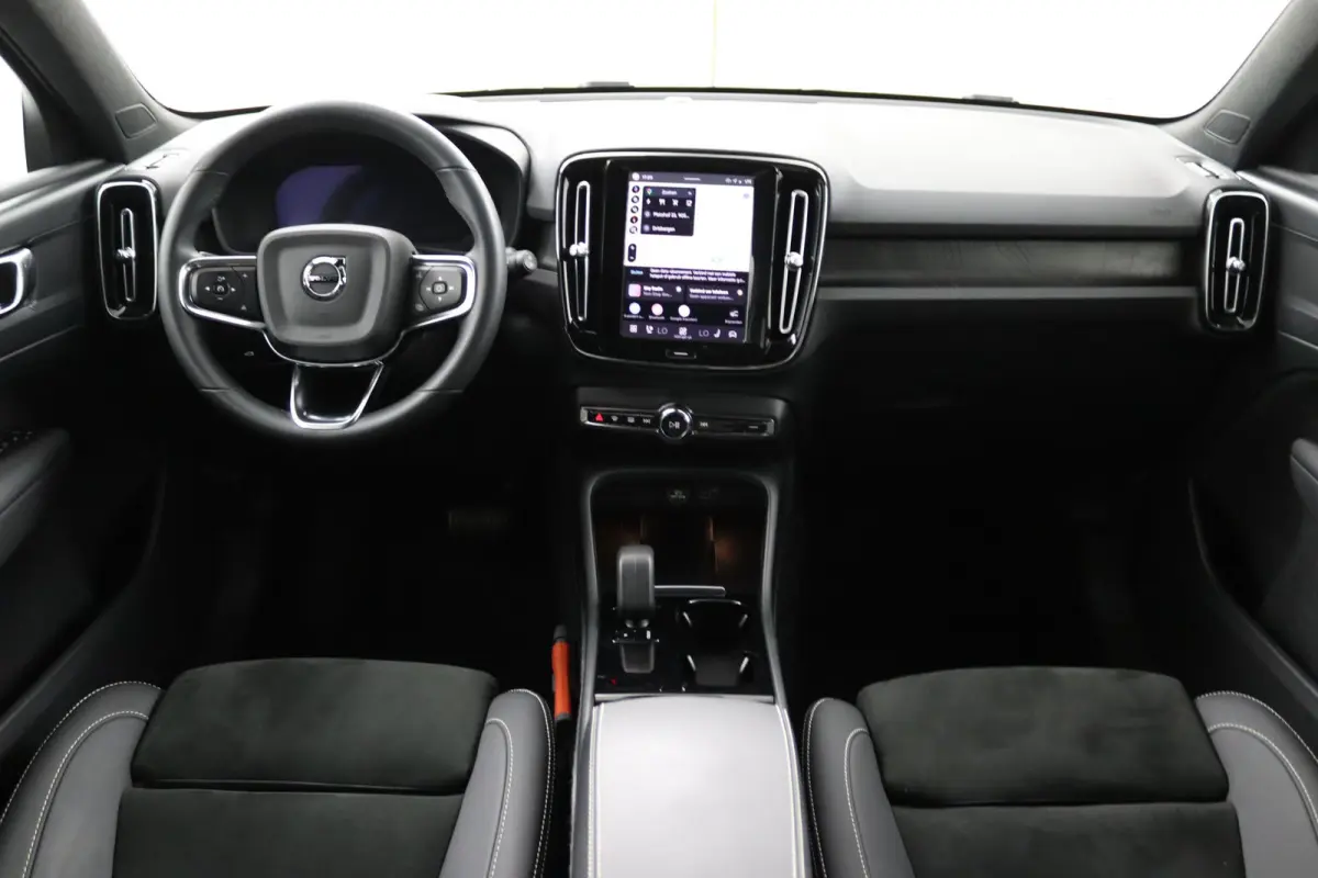 Plus 70 kWh | Adaptive Cruise | SOH 94% | BLIS | Camera | DAB | Luxe Bekelding | CarPlay/Android Auto | Elektrische Achterklep | Privacy Glass