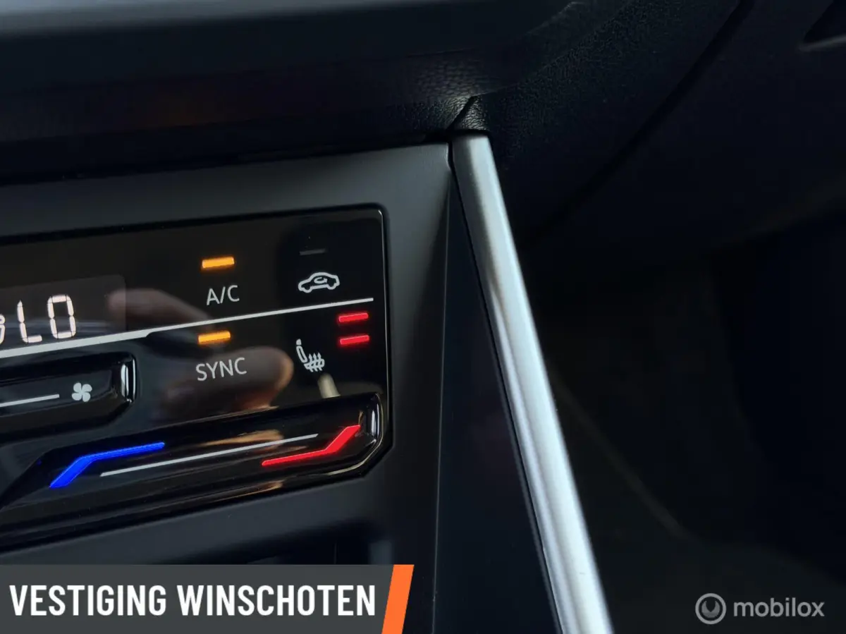 1.0 TSI Life Business met slechts 54.612 km!!