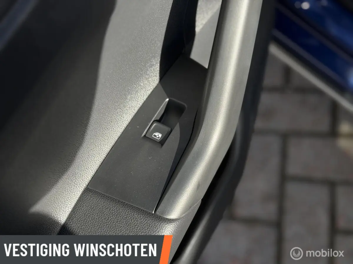 1.0 TSI Life Business met slechts 54.612 km!!