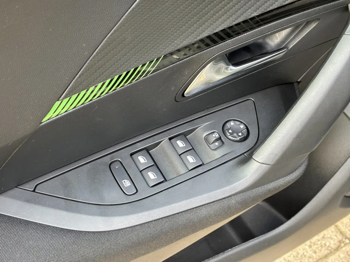1.2 ACTIVE 101 PK | CARPLAY | ANDROID | CLIMATE CONTROL | CRUISE | NAV | 22 DKM!!!!