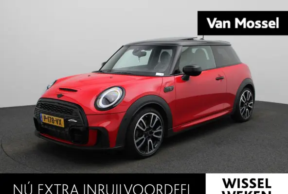 2.0 Cooper S John Cooper Works | Automaat| Panoramadak | Climate Control | Cruise Control | Stoelverwarming | Achteruitrijcamera |
