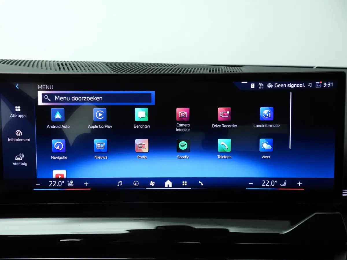 520i | LED | HUD | Active cruise | Trekhaak | Sportstoelen | DAB | Harman-kardon sound | Alu 19 inch