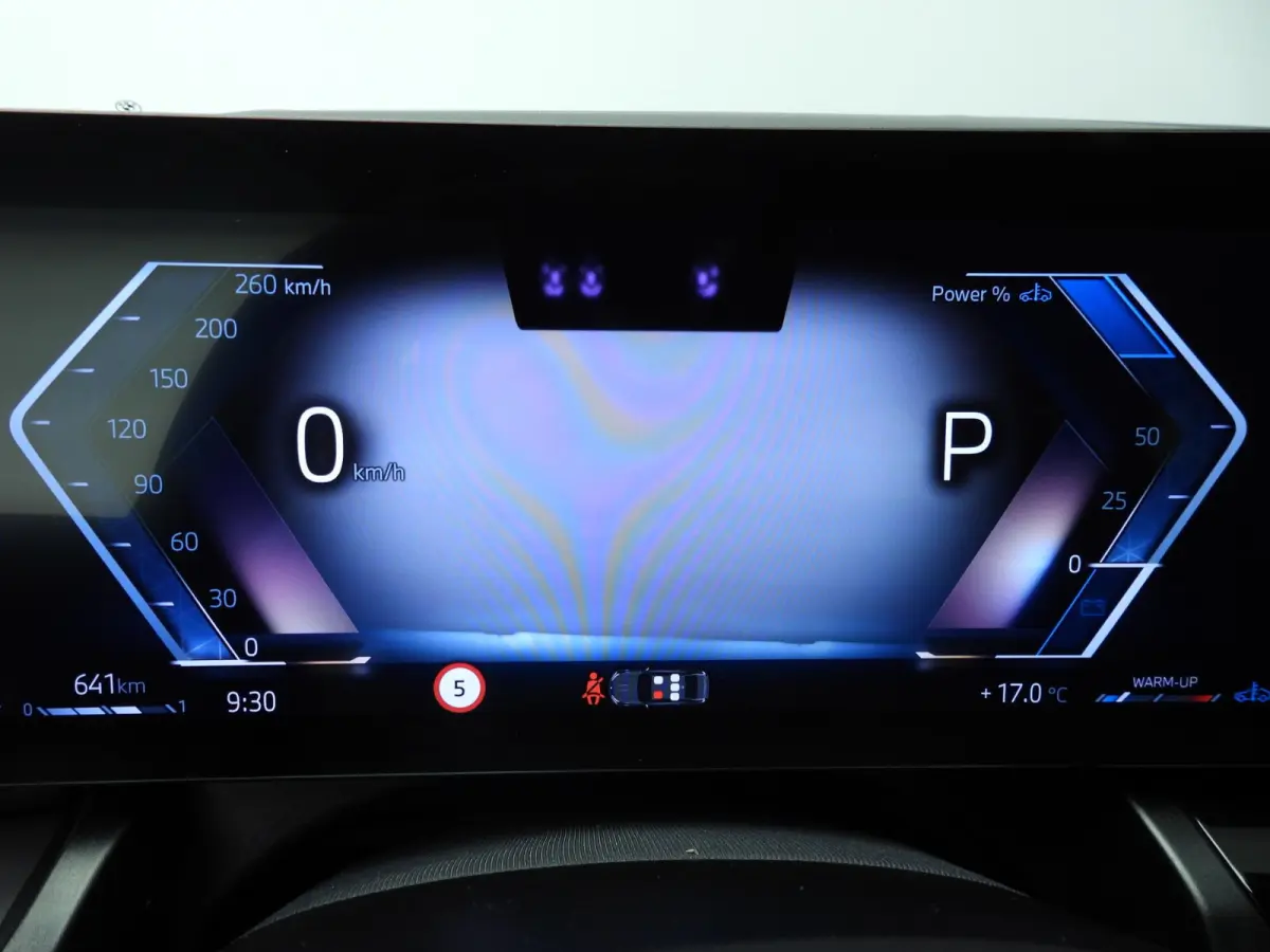 520i | LED | HUD | Active cruise | Trekhaak | Sportstoelen | DAB | Harman-kardon sound | Alu 19 inch
