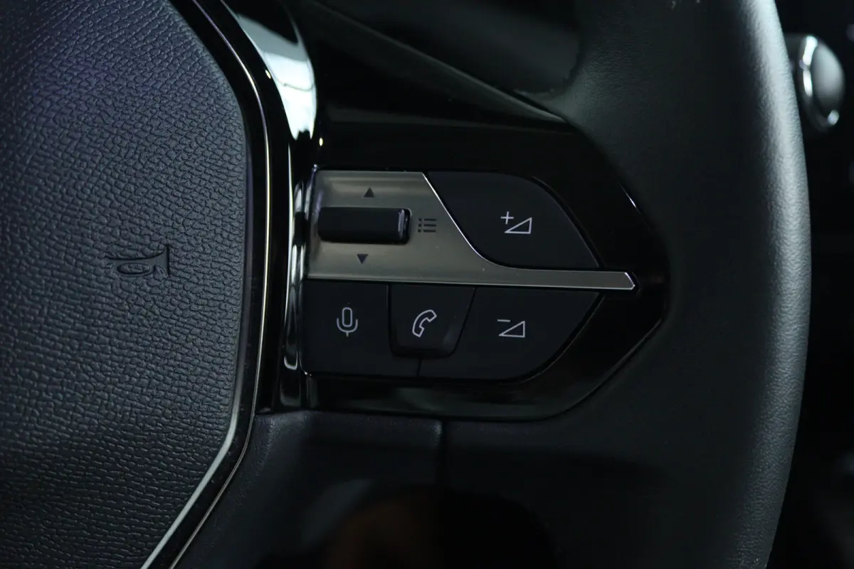 Allure EV 54 kWh 412KM Range | SOH 93% | Adapt. Cruise | Stoel+Stuurverwarming | Camera | Navi | Carplay | LED |