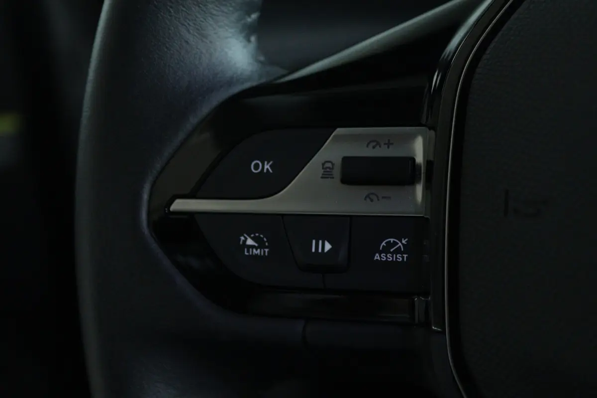 Allure EV 54 kWh 412KM Range | SOH 93% | Adapt. Cruise | Stoel+Stuurverwarming | Camera | Navi | Carplay | LED |