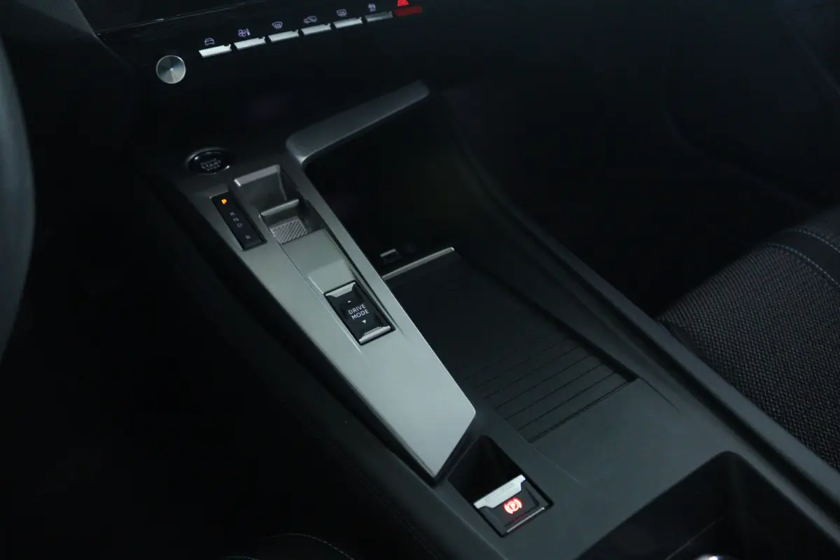 Allure EV 54 kWh 412KM Range | SOH 93% | Adapt. Cruise | Stoel+Stuurverwarming | Camera | Navi | Carplay | LED |