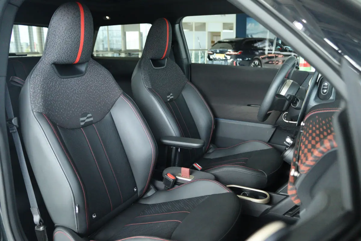 3-Deurs SE John Cooper Works XL 54.2 kWh 371KM Range | SOH 96% | Adapt. Cruise | Stoel+Stuurverwarming | Harman & Kardon | Head-up | Pano | Memory | 360 Camera |