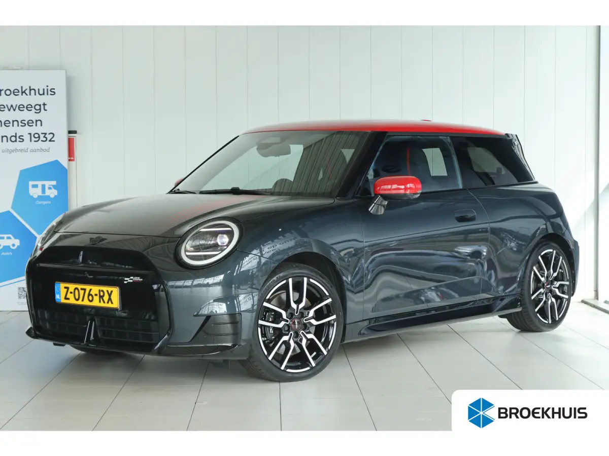 3-Deurs SE John Cooper Works XL 54.2 kWh 371KM Range | SOH 96% | Adapt. Cruise | Stoel+Stuurverwarming | Harman & Kardon | Head-up | Pano | Memory | 360 Camera |