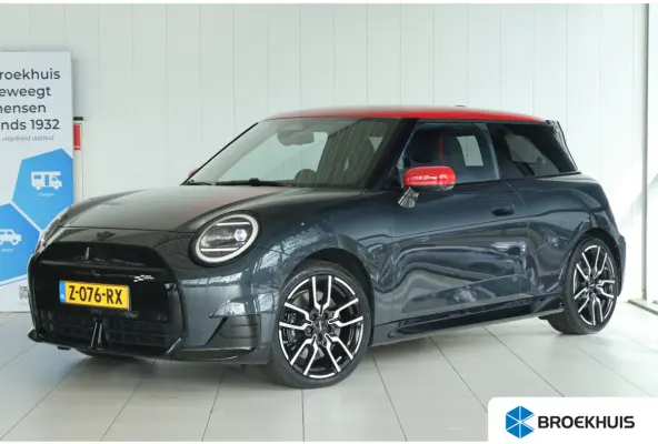 3-Deurs SE John Cooper Works XL 54.2 kWh 371KM Range | SOH 96% | Adapt. Cruise | Stoel+Stuurverwarming | Harman & Kardon | Head-up | Pano | Memory | 360 Camera |