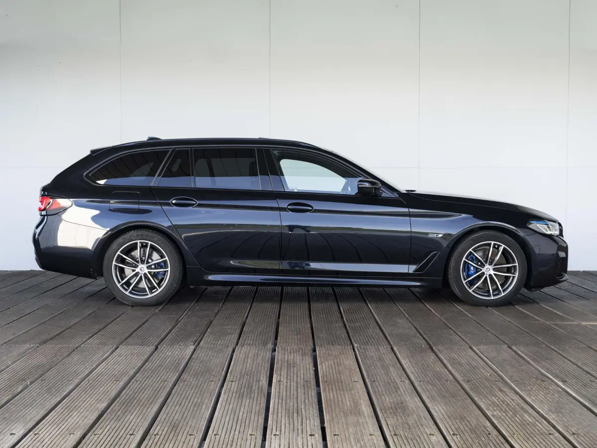 530e | SoH 89% | M Sportpakket Pro | Comfort Access | 18 inch | Driving Assisstant Professional | BMW Laserlight | Head Up Display | HIFI | Panoramadak