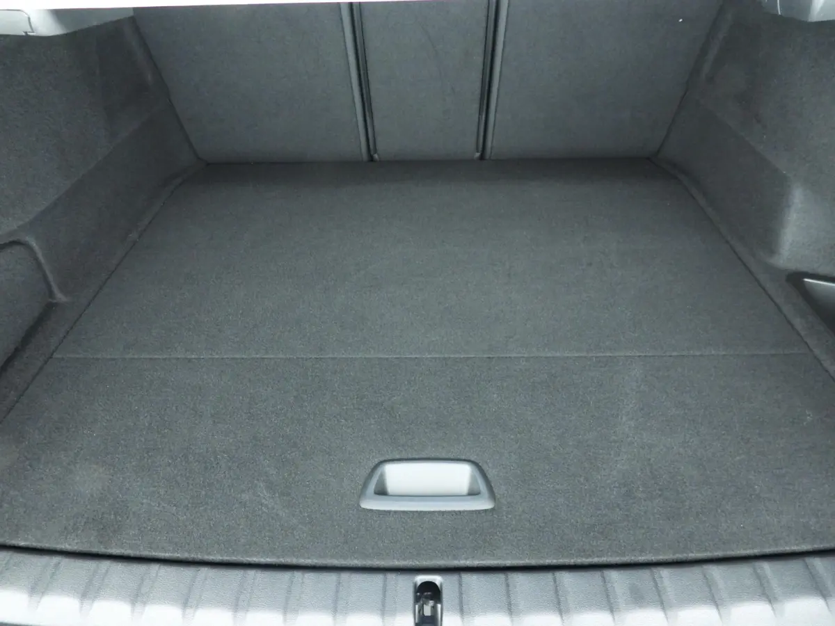 220 | M-Sportpakket | LED | Navigatie | Panoramadak | Sportstoelen | DAB | Alu 18 inch