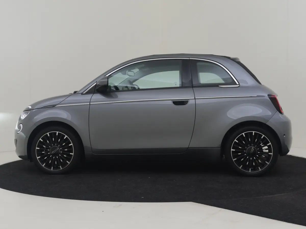 La Prima 42 kWh l Leder l 17" l Adaptive Cr Control l Stuurverwarming l Cabrio! l Navigatie l Side Assist l