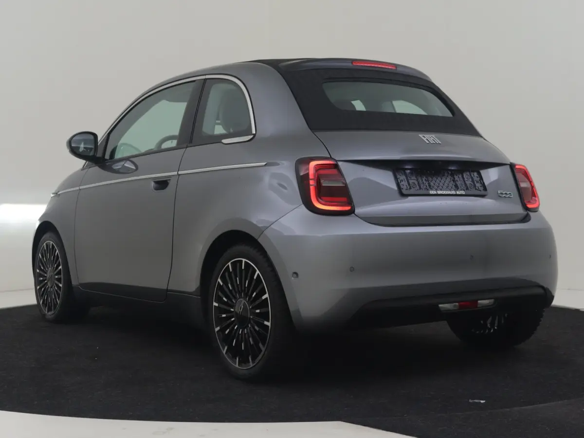La Prima 42 kWh l Leder l 17" l Adaptive Cr Control l Stuurverwarming l Cabrio! l Navigatie l Side Assist l